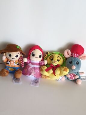 Disney Wishables Christmas plush Set Of 4